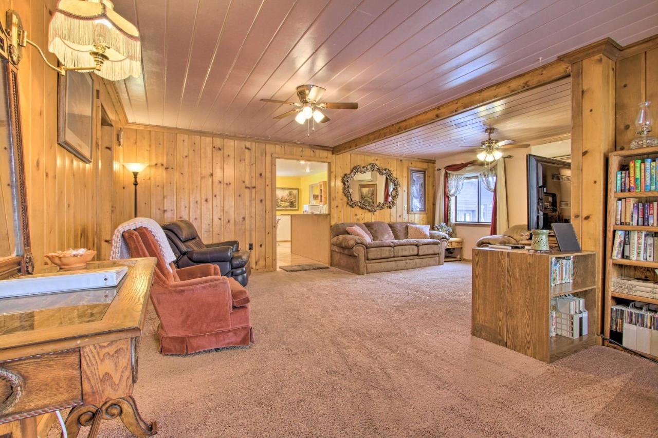 Cozy Home With Hot Tub Half Mi To Salmon River! 외부 사진
