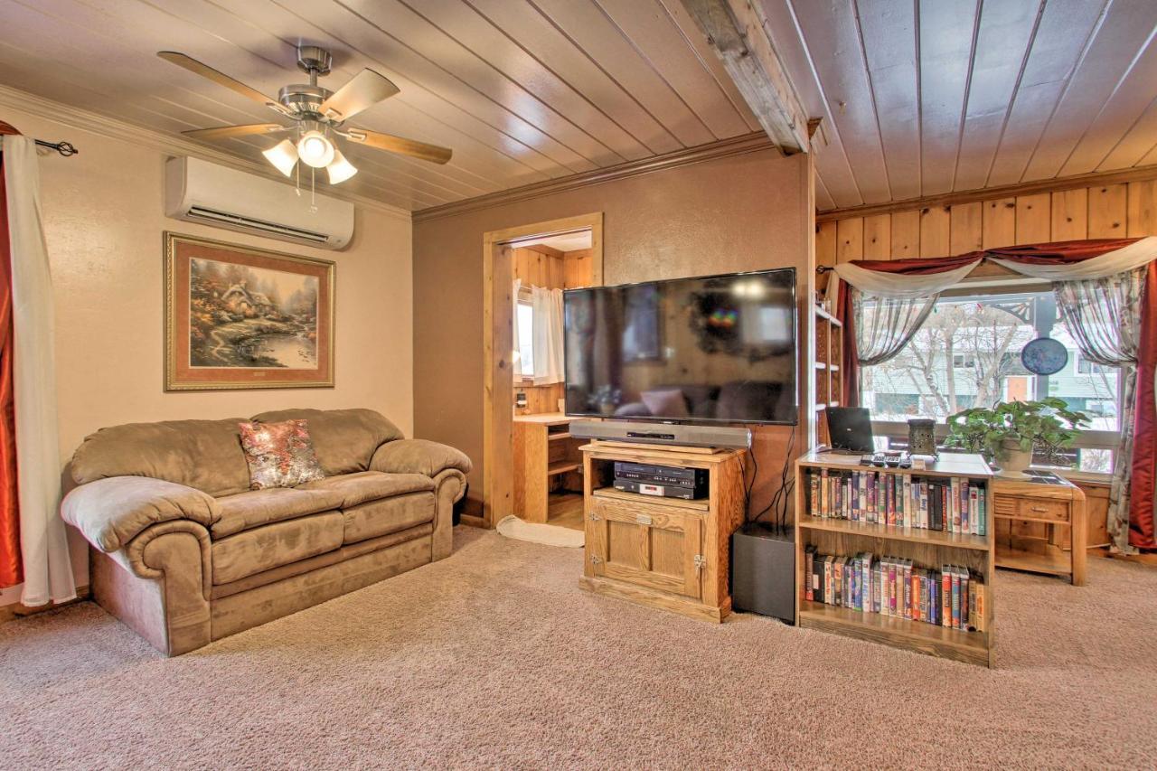 Cozy Home With Hot Tub Half Mi To Salmon River! 외부 사진
