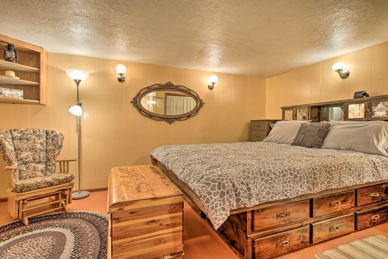 Cozy Home With Hot Tub Half Mi To Salmon River! 외부 사진