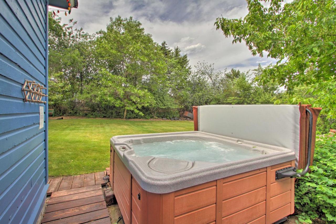 Cozy Home With Hot Tub Half Mi To Salmon River! 외부 사진