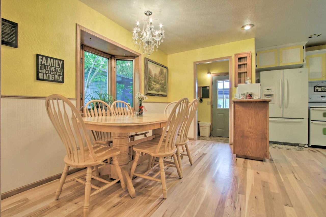 Cozy Home With Hot Tub Half Mi To Salmon River! 외부 사진